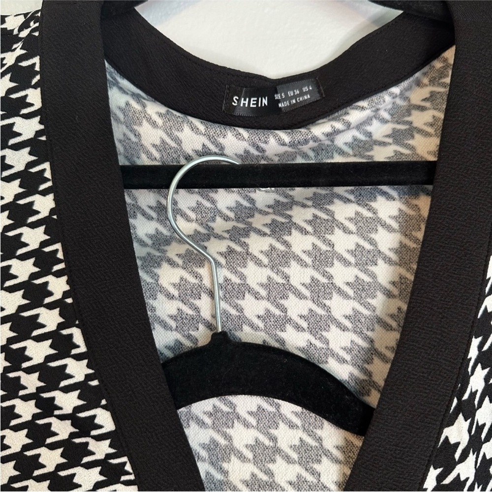 SHEIN Houndstooth 2pc Knit Mini Skirt Set- Black & White - Picture 3 of 5